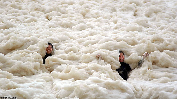 Ocean foam