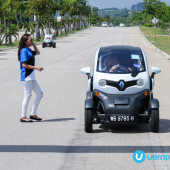 Renault Twizy and Maya Karin
