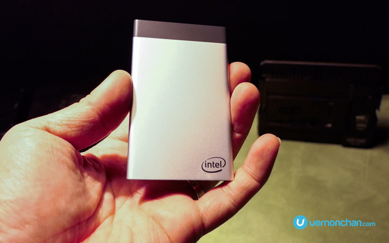 CES2017 Intel Compute Card