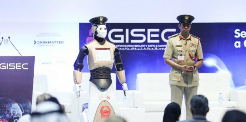 Robot cop Dubai