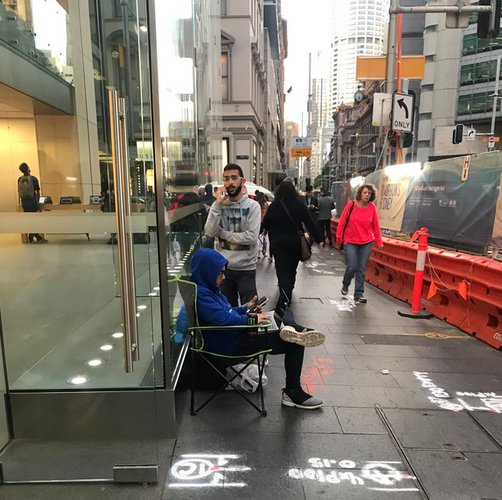 Apple iPhone 8 queue