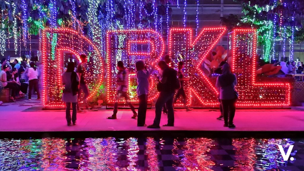 Xiaomi Mi 8 Night scene sample shot