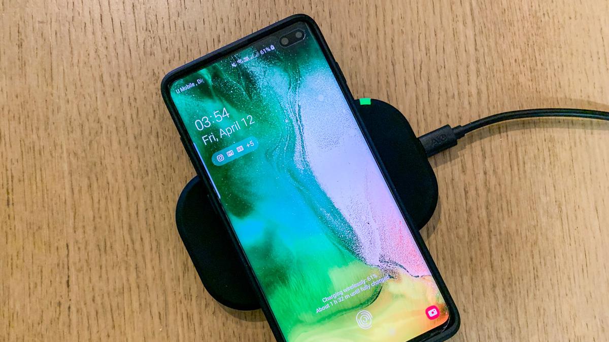cropped choetech fast wireless charger review 4 |