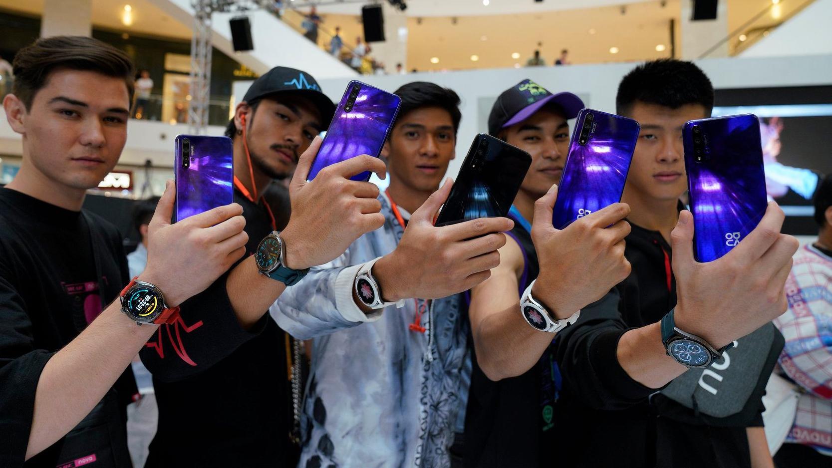 cropped huawei nova 5t KLFW2019 hero |