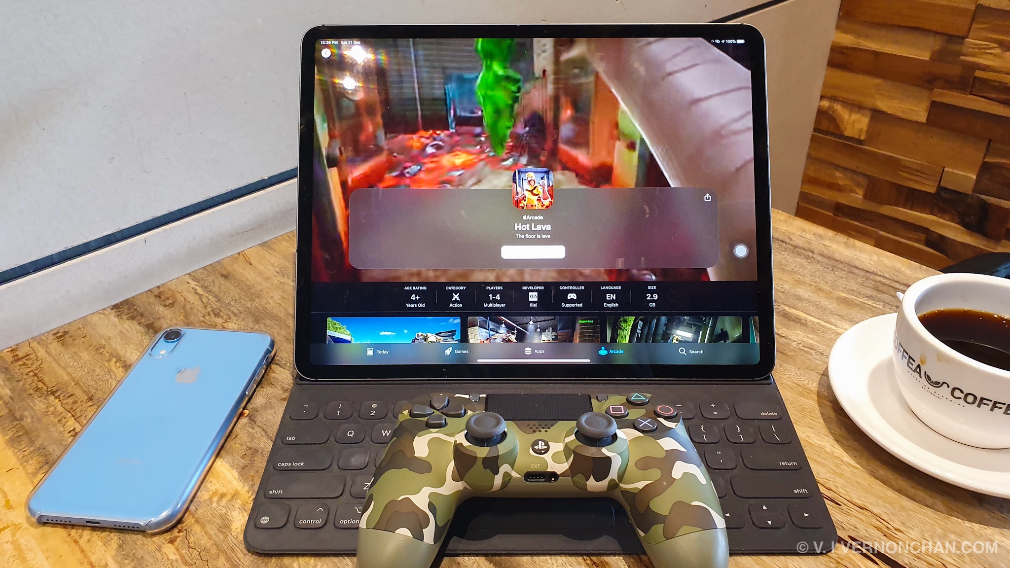 Apple Arcade + Sony DualShock 4 PS4 Game Controller