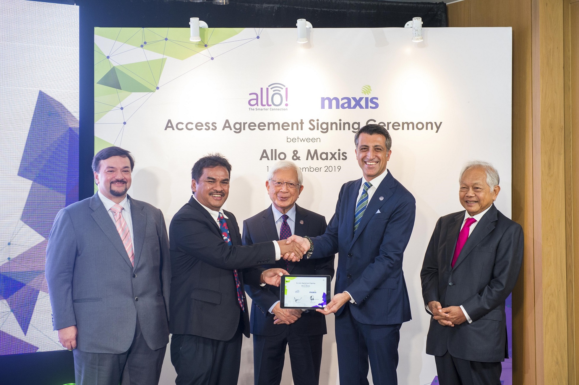 Maxis and Allo sign access agreement