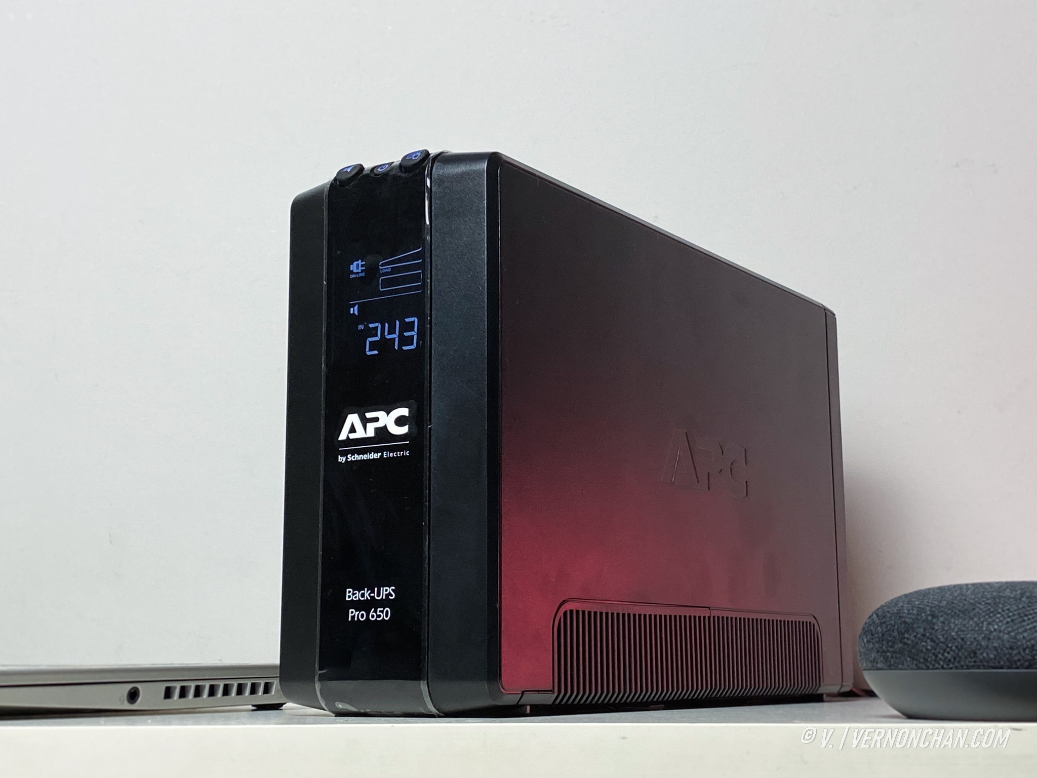 APC Back UPS Pro BR 650VA by Schneider Electric