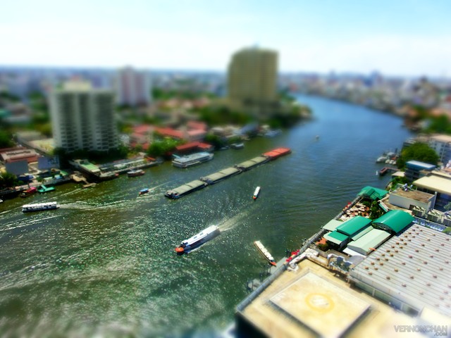 Canon Exilim ZR20 Bangkok 2 1 |