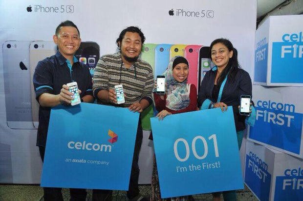 Celcom_iPhone5s_launch_first