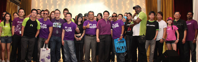 (Centre)-Michael-Lai,-CEO-of-P1-and-the-P1-team