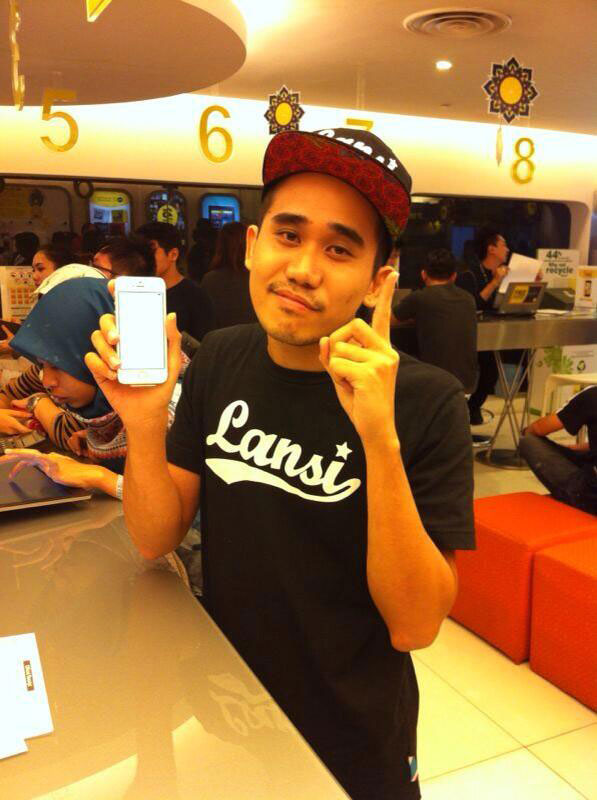 DiGi_1st_iPhone5s_owner