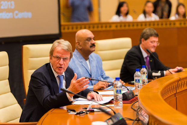 Dr-Bernard-Kouchner-and-Dr-RL-Bhatia