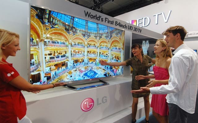 LG-UD-3D-TV-LR