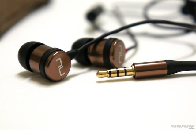 Nuforce NE 700M 8 |
