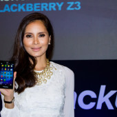 Daphne Iking with the BlackBerry Z3