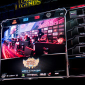 comic fiesta 2014 17 | Logitech G302 Daedalus Prime
