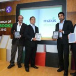 (From left) Navin Wathan, Maxis&rsquo; General Manager and Head of Innovation, Product, Device and Innovation; Iskandar Raphael Hamzah, Director of Cempaka Group of Schools, T. Kugan, Maxis&rsquo; Vice President and Head of Product, Device, Innovation & Roaming; and Mohd Fazlin Shah Mohd Salleh, President and Managing Director, Alcatel-Lucent Malaysia, with smart devices showcasing Maxis ebooks.